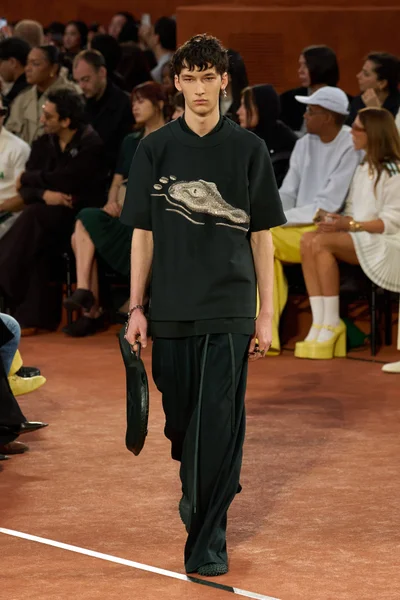 Look 48